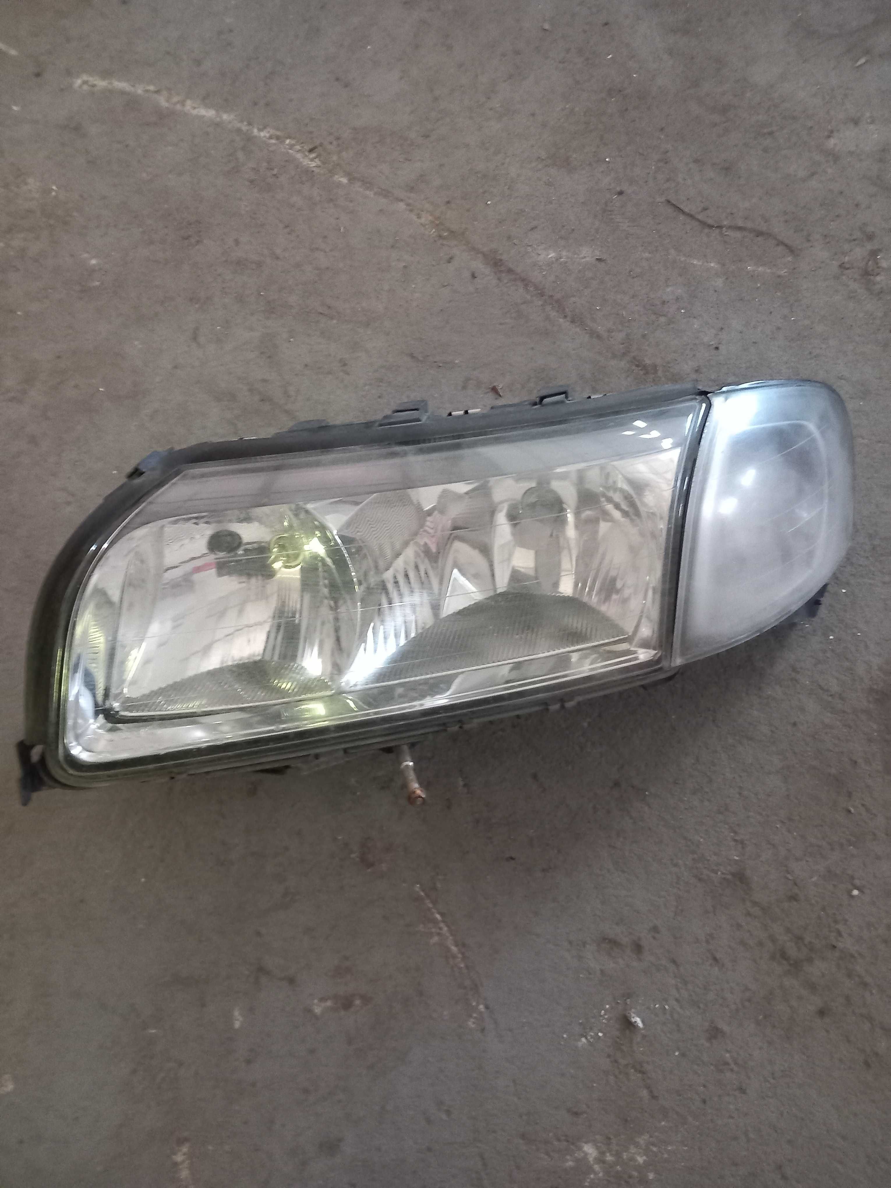 Lampa przednia Przod Lewa Volvo s80 98-06 OE