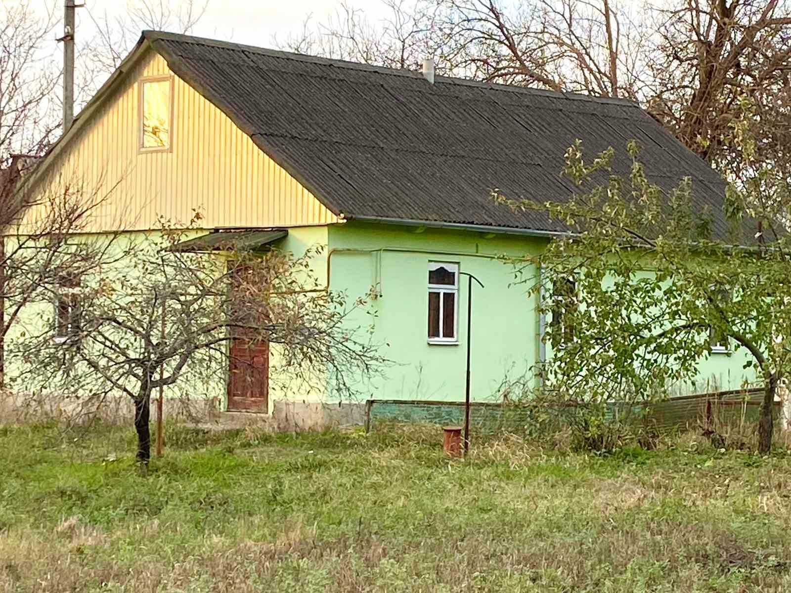 Продам будинок в центрі села Сухоліси, 20 км від Білої Церкви.