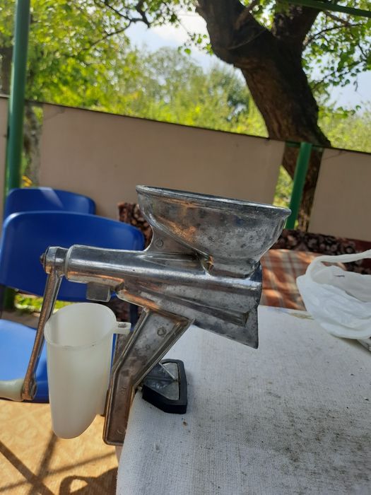 Соковижималка ручна