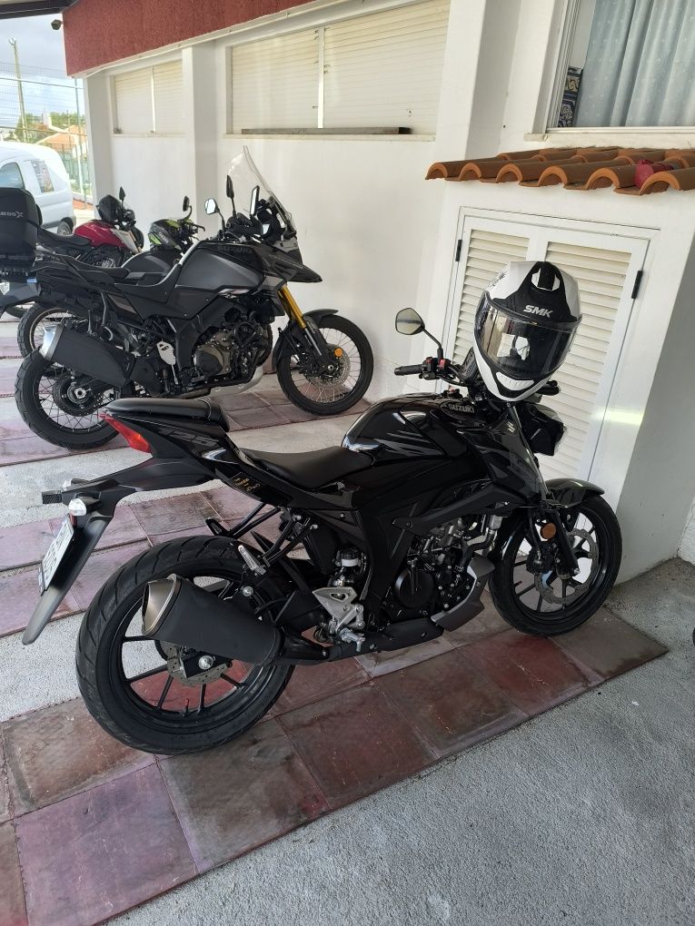 Moto GSXS 125 fire blade