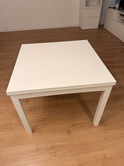 Stół kwadratowy rozkładany