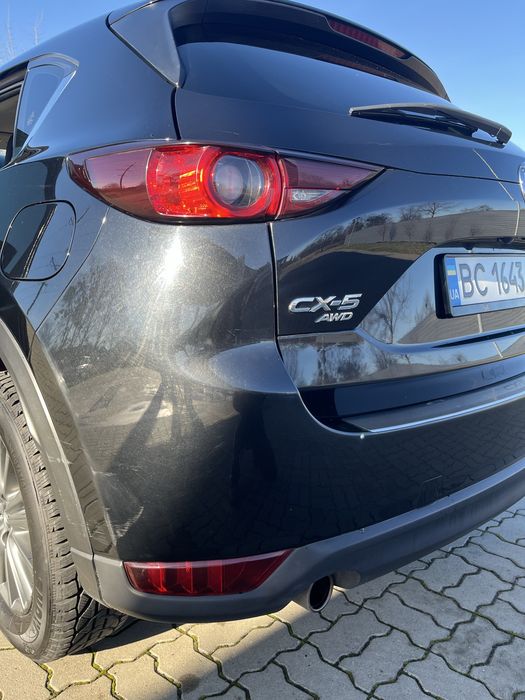 Автомобіль Мазда сх-5