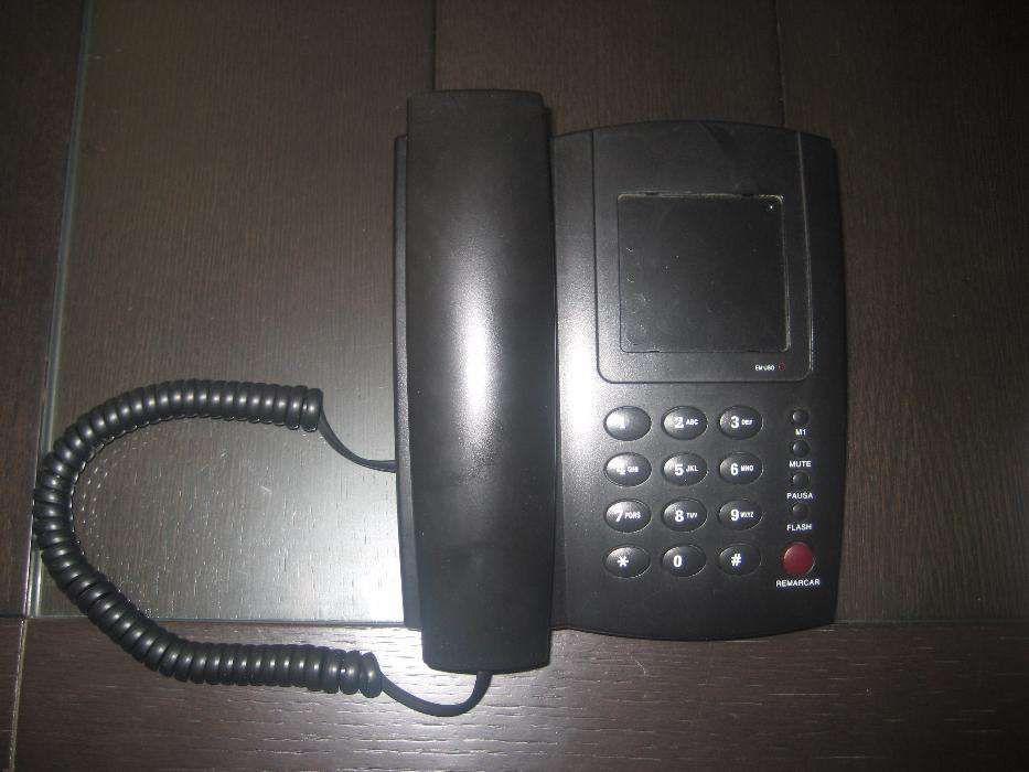 Telefone de teclas preto