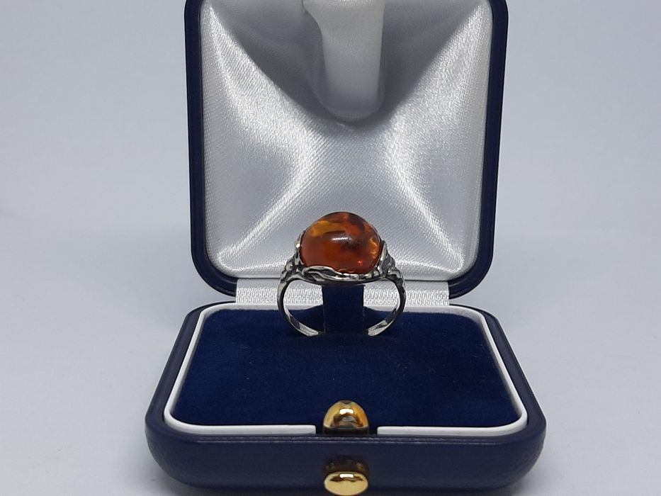 Unikatowy pierścionek ze srebra, srebro 925 z bursztynem