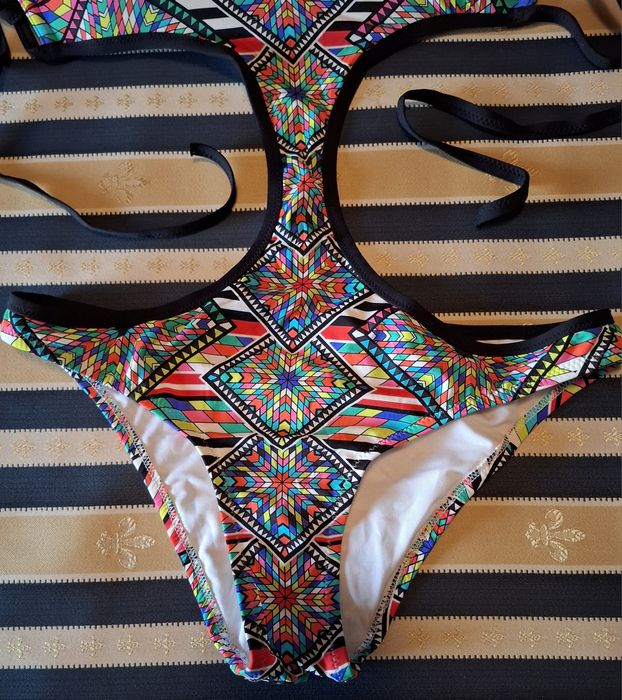 Triquini, Calzedonia.