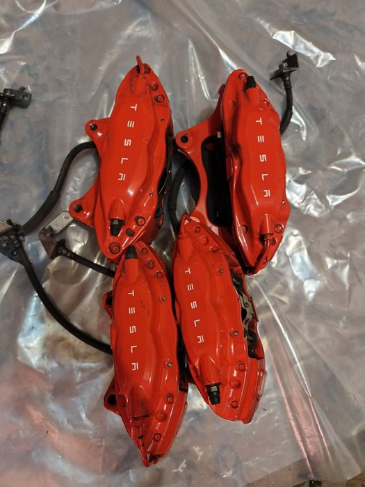 Суппорта Tesla Perfomansce 100D Brembo