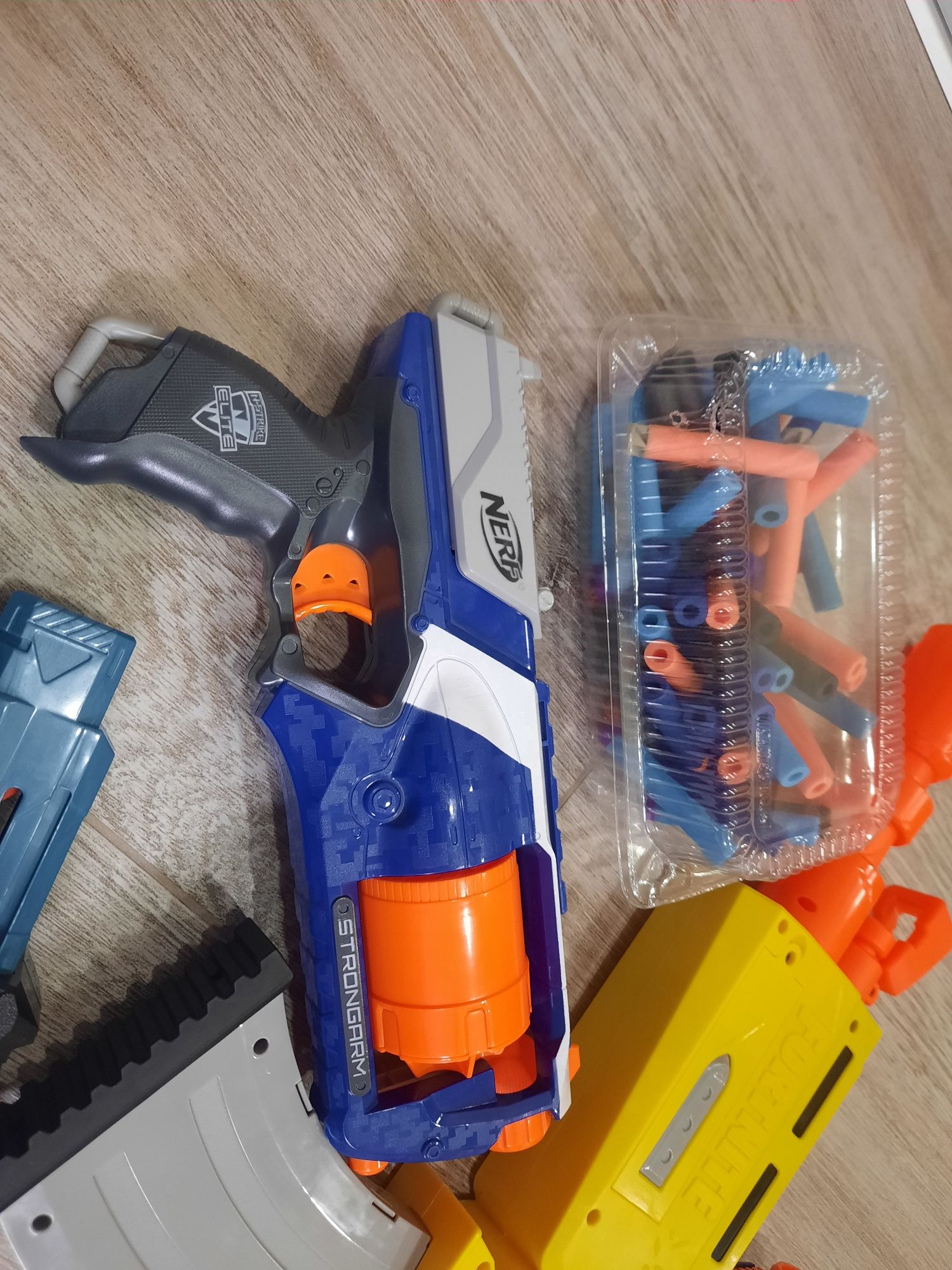 Nerf (пистолеты автоматы)