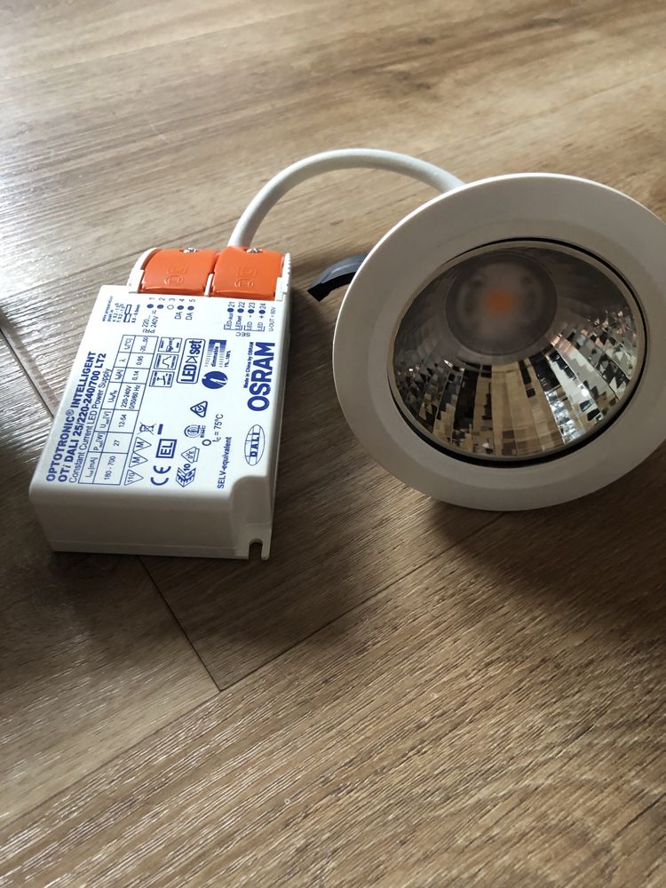 Halogen lampa LED OSRAM oprawa oczko