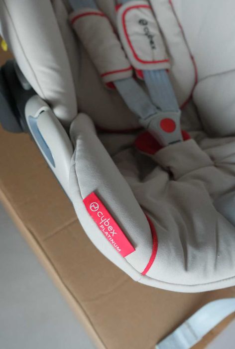 Cadeira Auto Cybex Cloud Z I-Size - Edição Ferrari