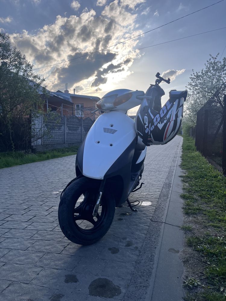 Suzuki lets 2 new