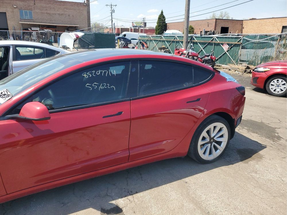 Tesla 2022 Model 3 LFP