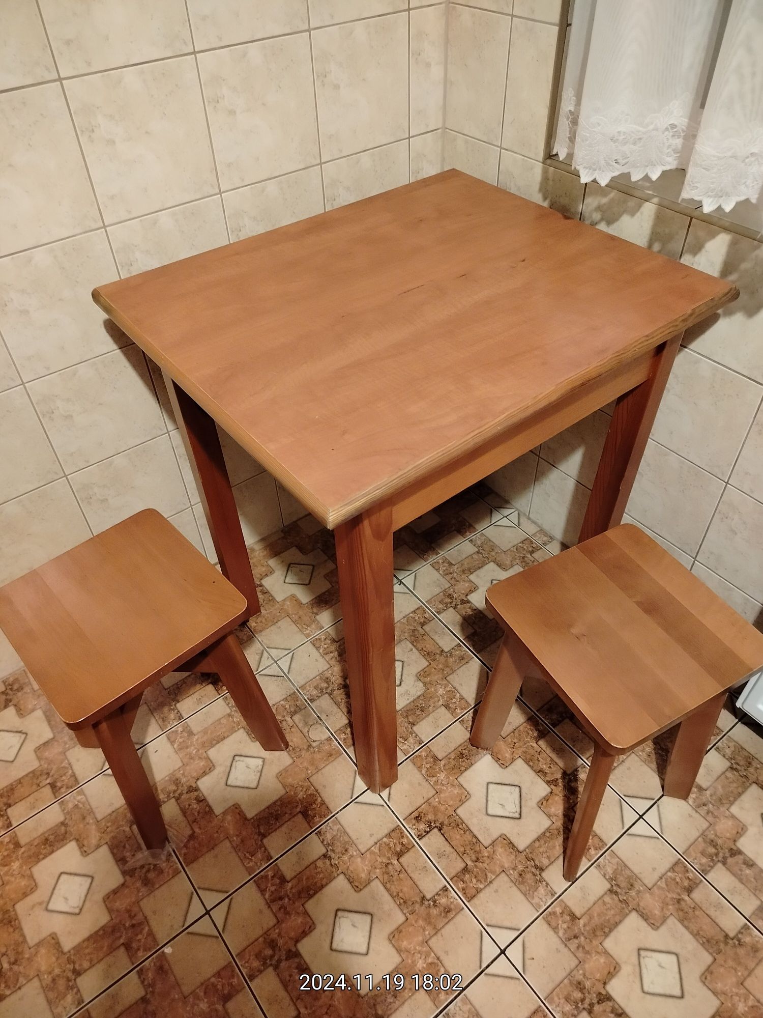 Sprzedam stolik kuchenny,bez taboretówy