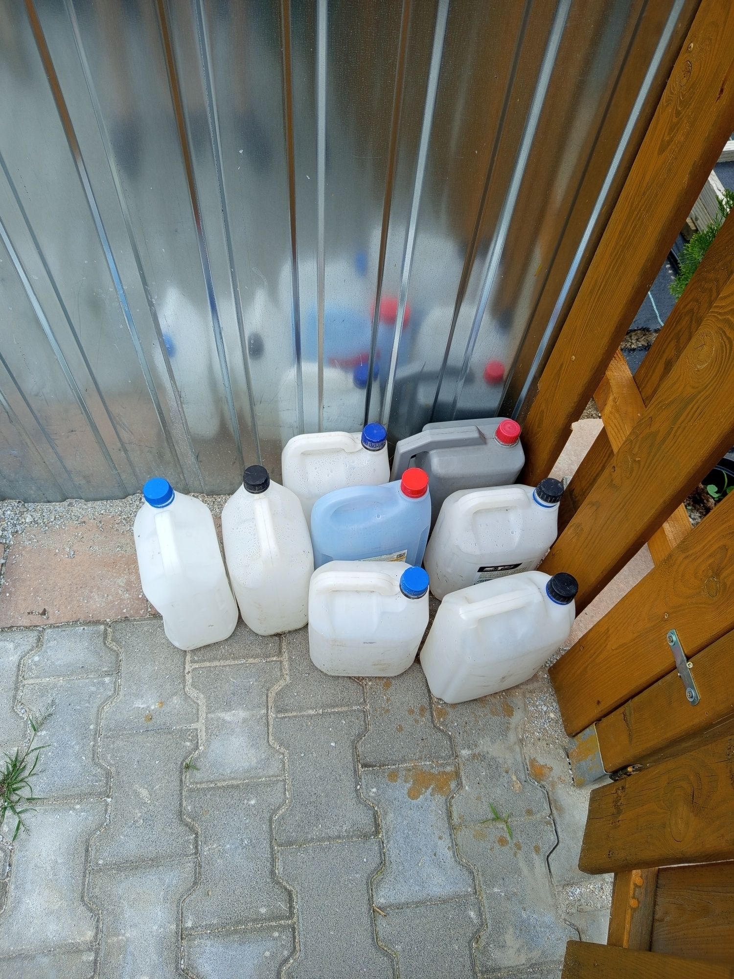 Pojemniki , zbiorniki na wodę ,plyny