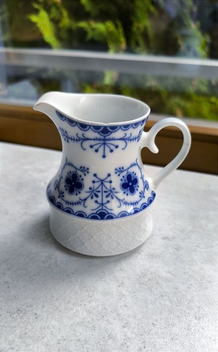 Mlecznik porcelanowy Schumann Arzberg o wzorze kobaltowym