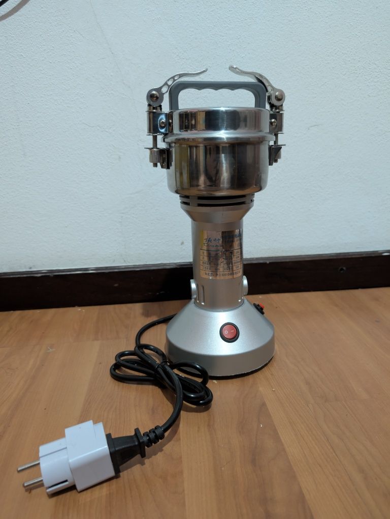Triturador elétrico