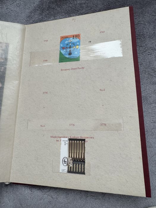 klaser jubileuszowy + znaczki pocztowe polski 2000