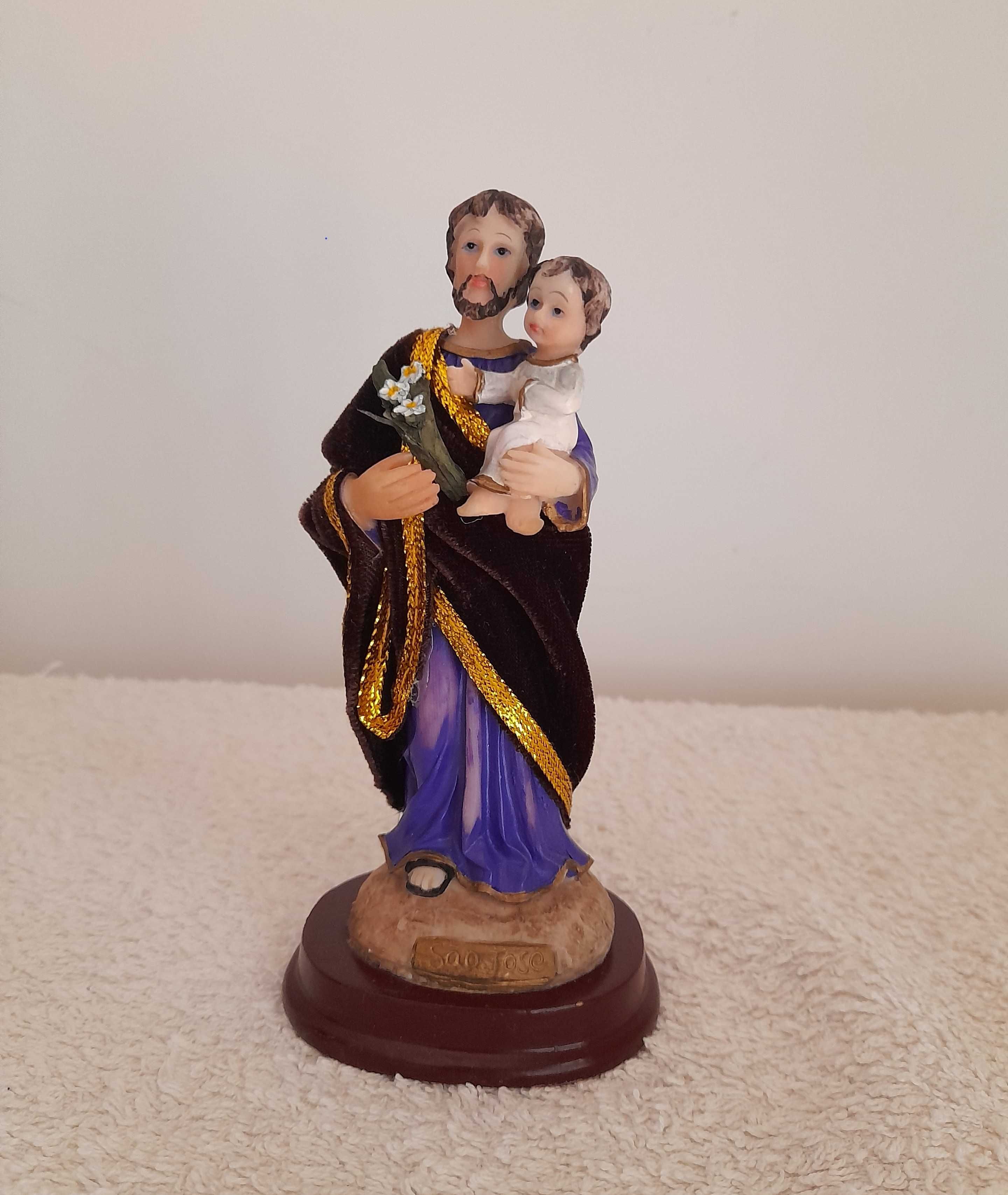 Esculturas de vários artigos religiosos