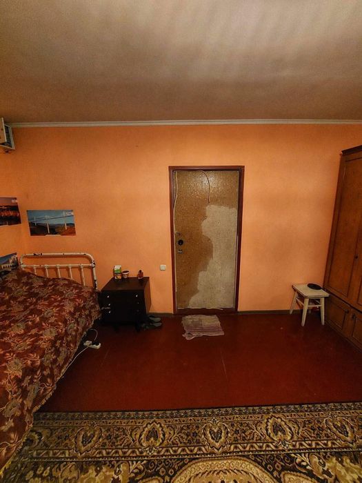 Две комнаты в бывшем общежитии