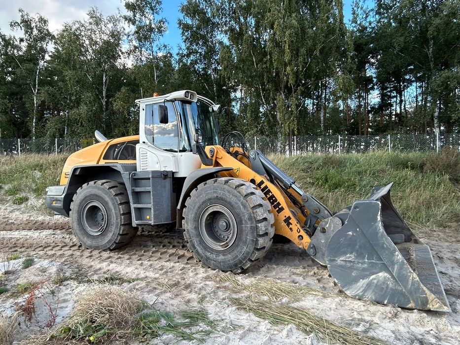 Liebherr 556 Rok 2014  Ładowarka Liebherr 556 Rok 2014 Nowe Opony  koparko ładowarka