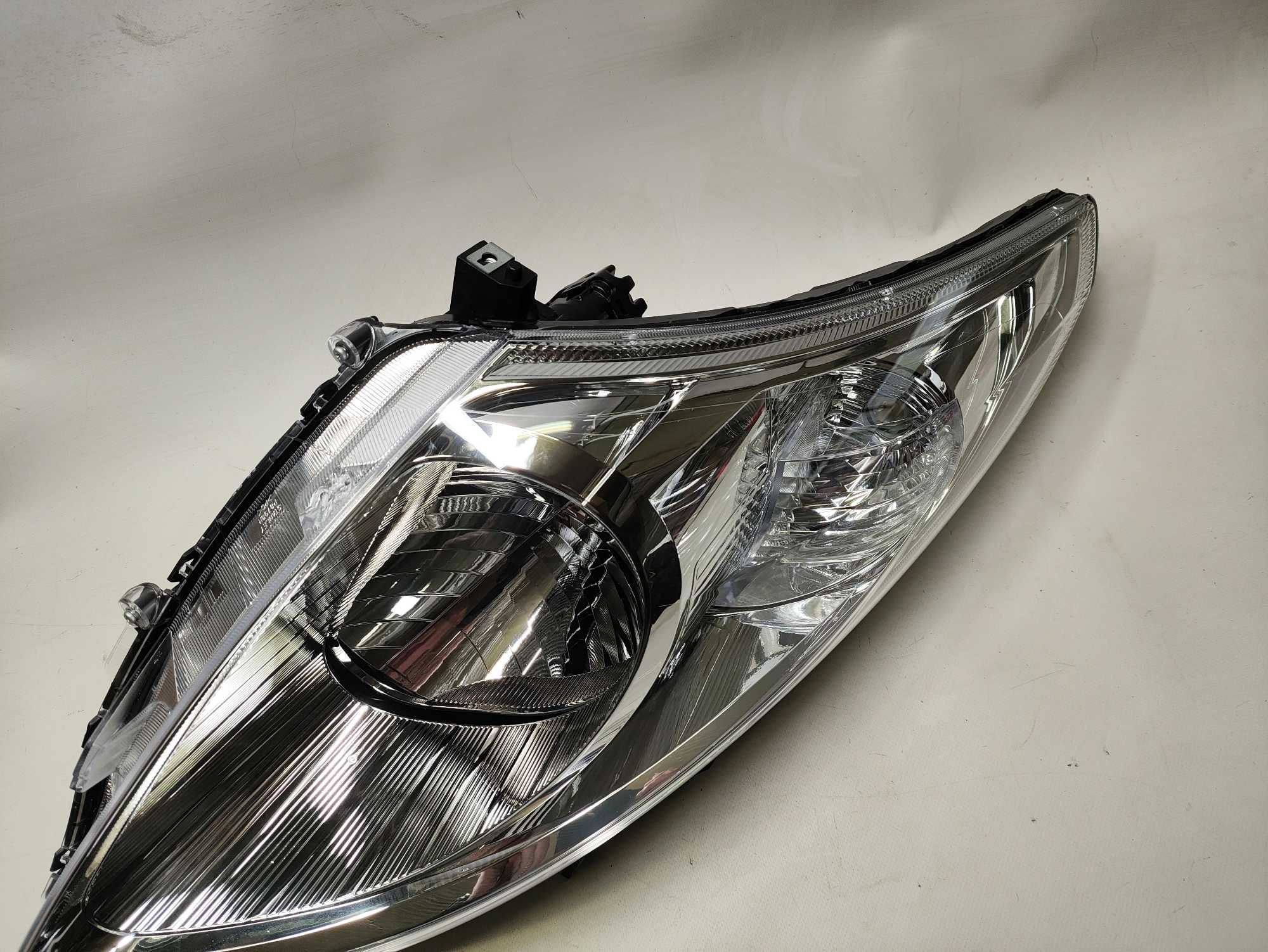 Lampa prawa przód przednia Suzuki Swift MK7 oryginał NOWA