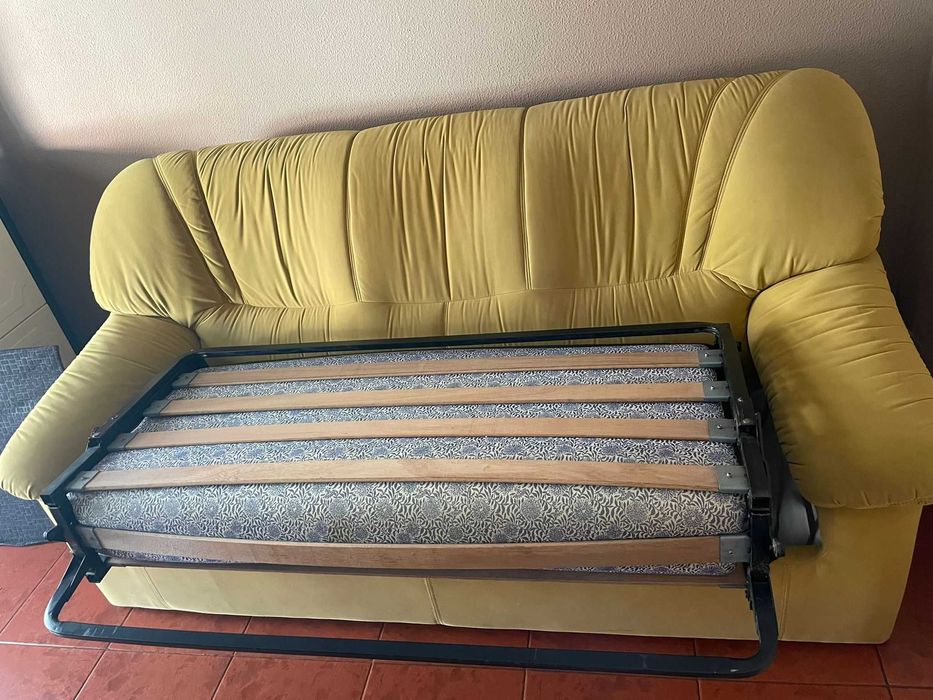 Vende-se sofá cama e cadeirão
