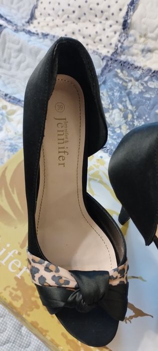 Szpilki materiałowe imprezowe