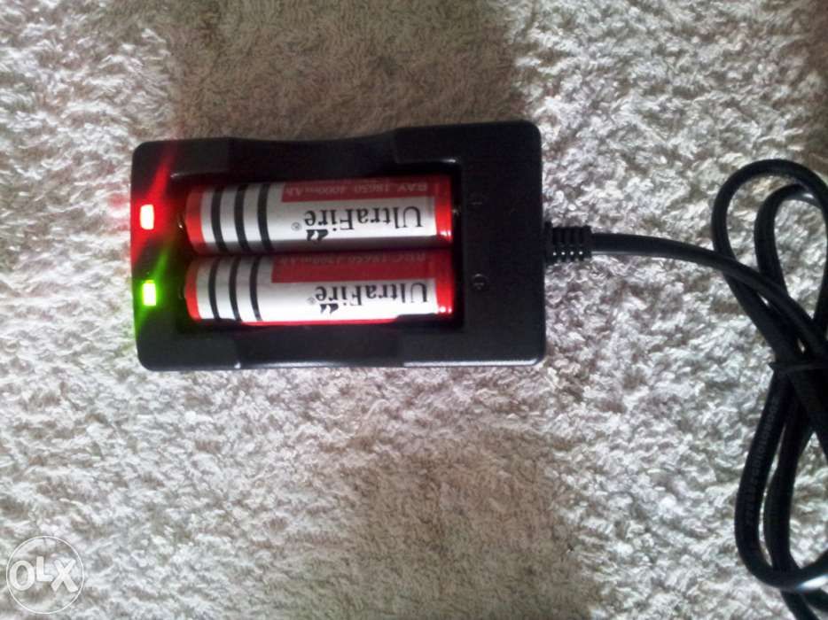 Carregador Inteligente de Baterias de Lítio18650