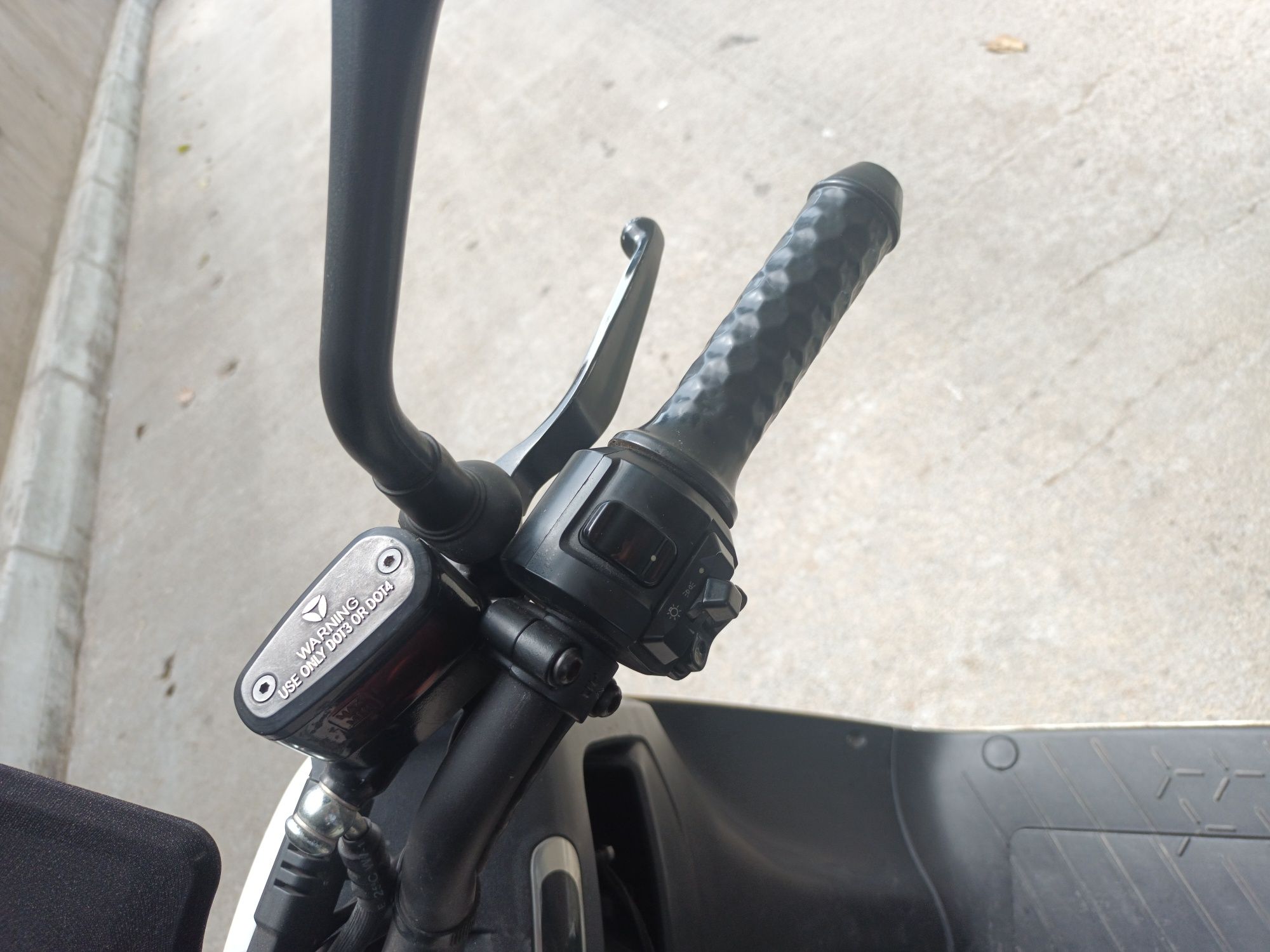 Scooter eletrica Yadea demop