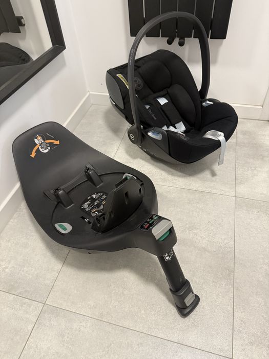 Cybex Cloud Z I-Size z obrotową bazą