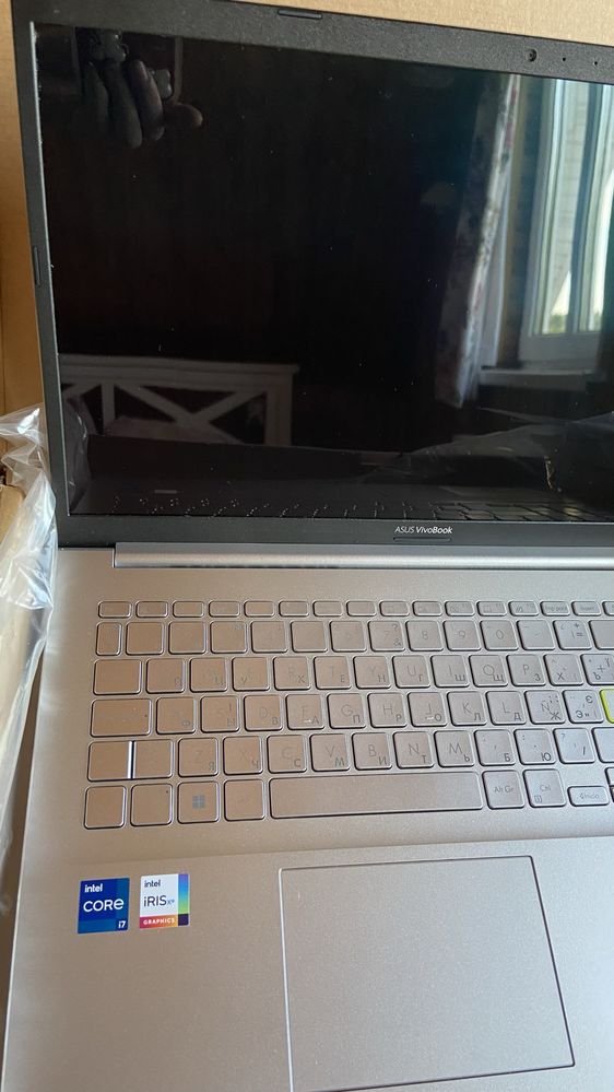 Продаю новий ноутбукASUS VivoBook 15 OLED K513EA