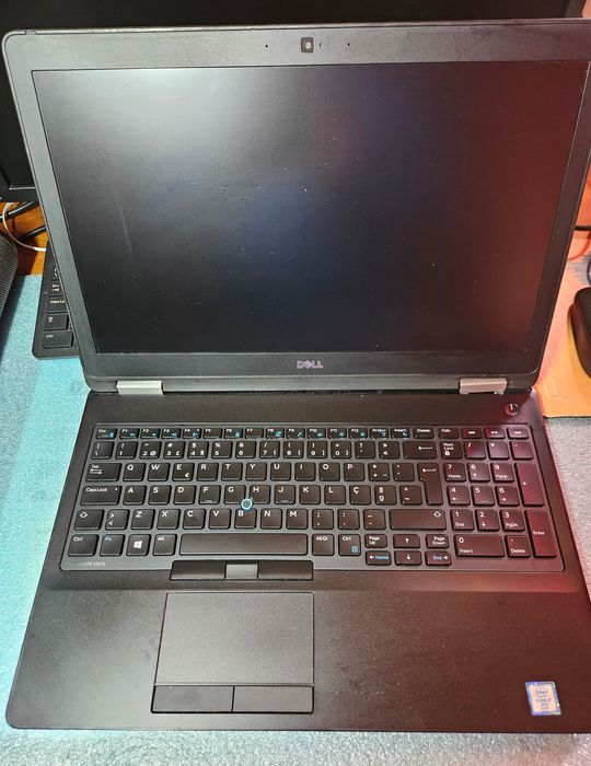 Dell E5570 .i7 6600U .8gb RAM DDR4.ssd 240gb .