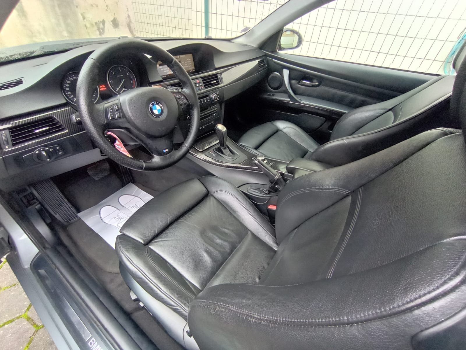 BMW 330d coupé caixa automática