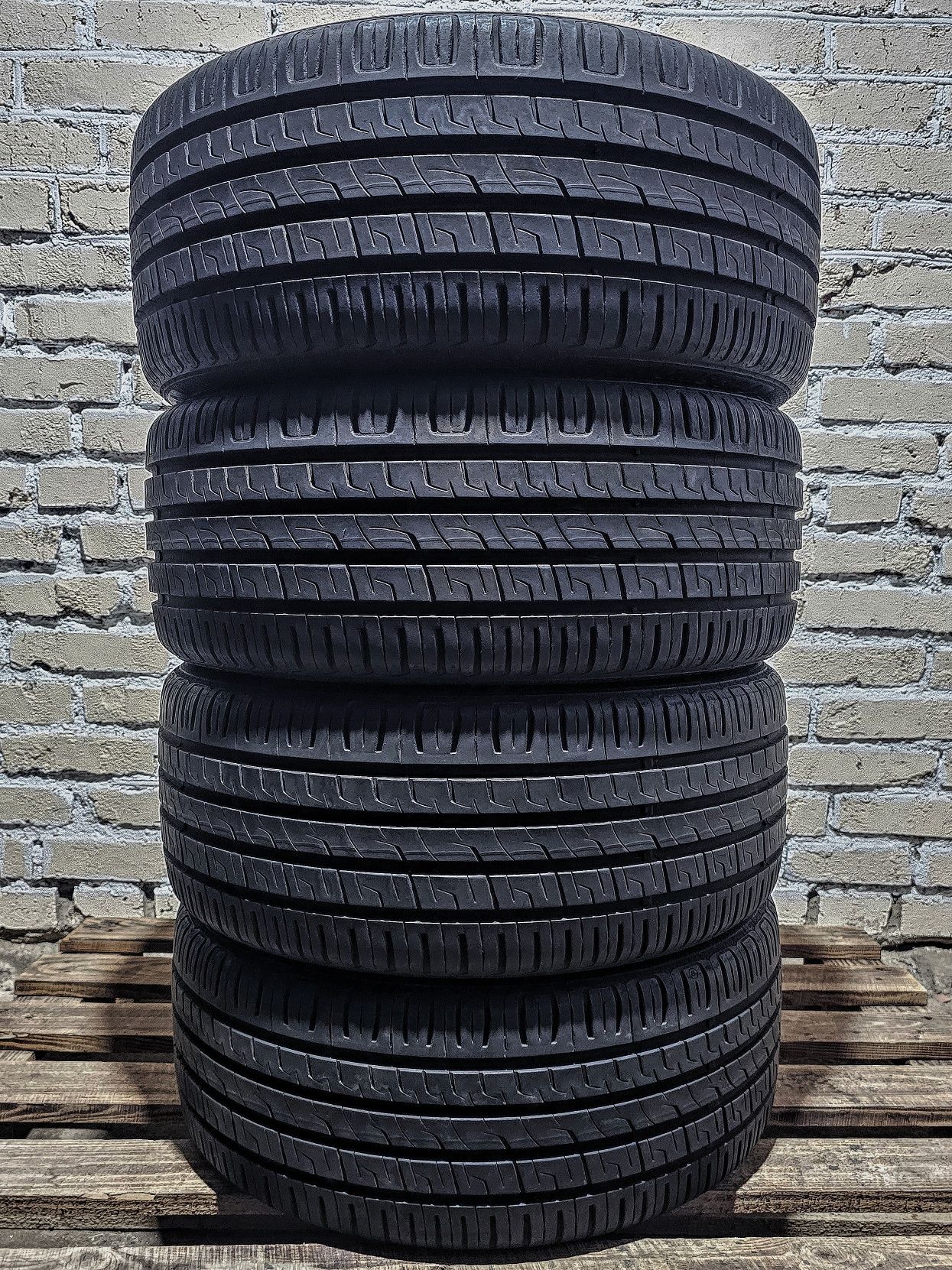 Як нові 225/40r18 Barum | France | 8mm | 2022 | Преміум шини | Ідеал