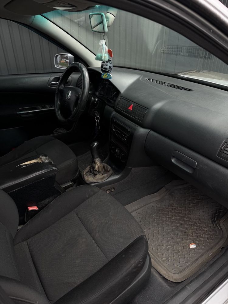 Продам шкода тур 2001 рік 1,6 газ бенз