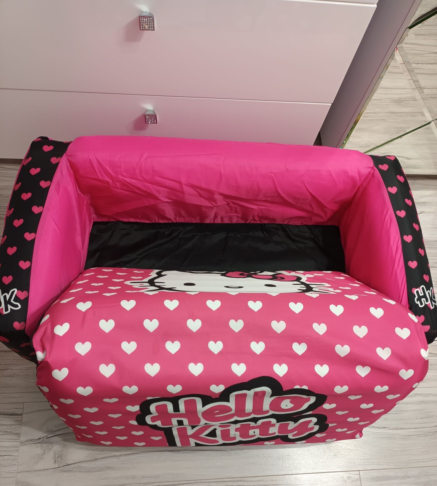 Fotel, łóżko, materac Hello Kitty