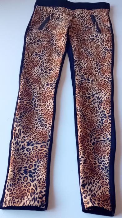 Vendo varias calças de menina xs....12 anos