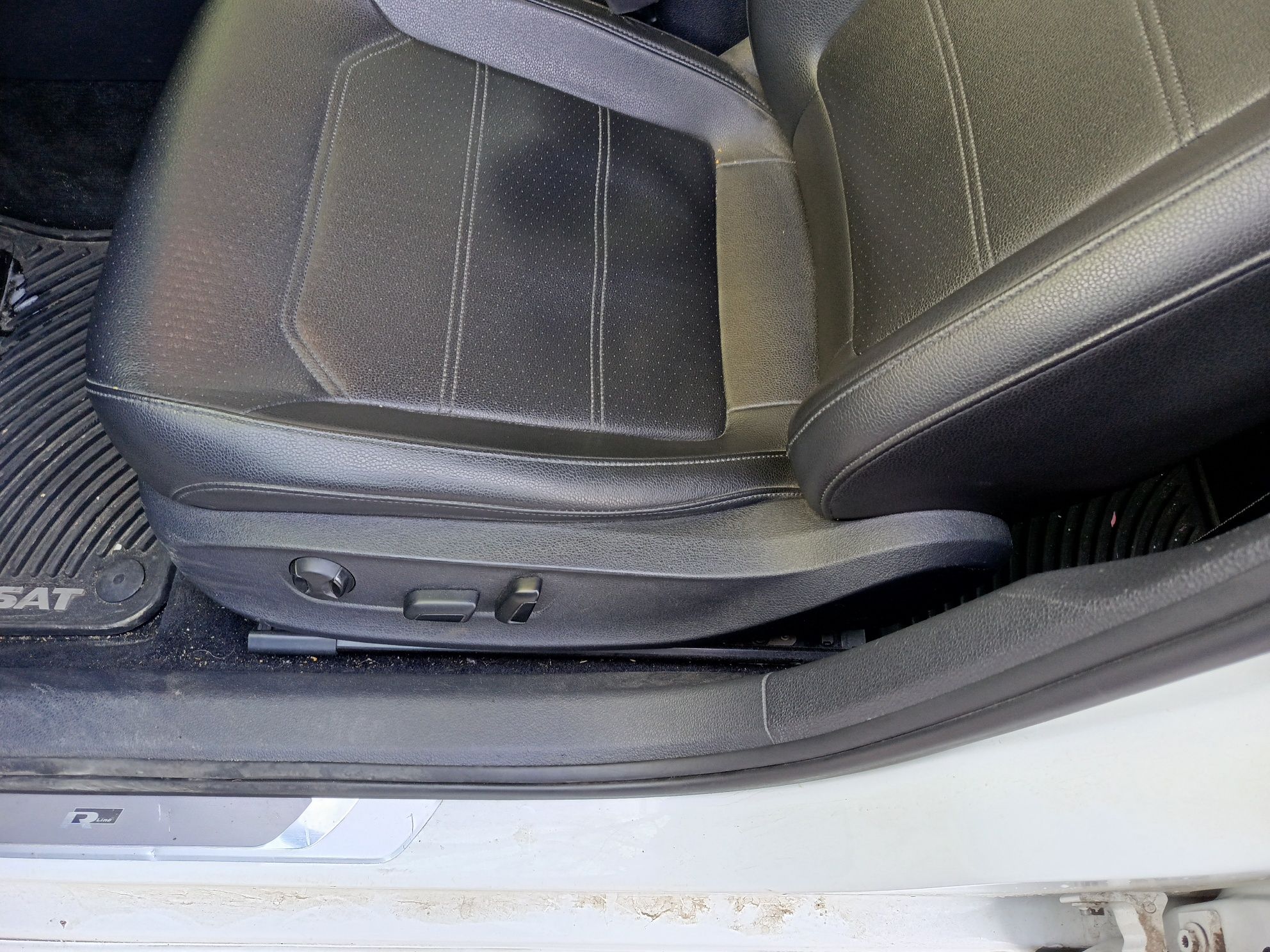 VW Passat B8 R-line Black 2.0 tsi