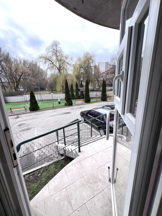 Продаж комерційного приміщення на Бамі