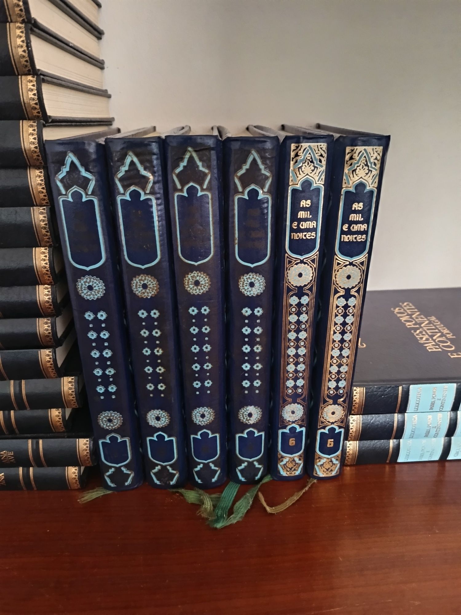 Livros variados para desocupar