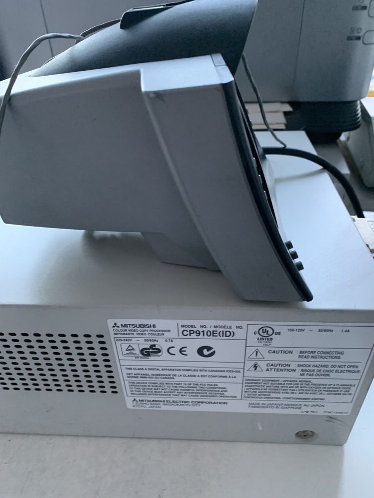 Mitsubishi - CP910E - foto lab printer