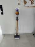 Odkurzacz Dyson V15 nowy plus stojak