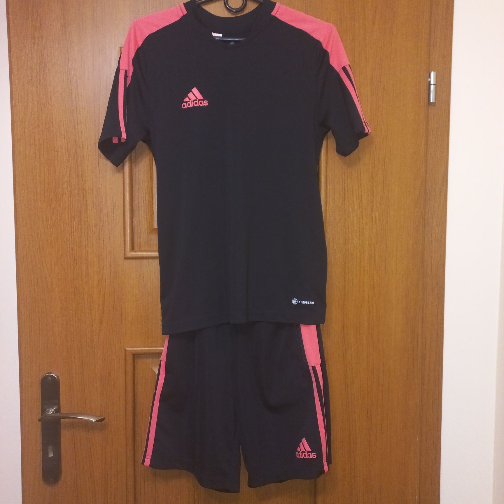 Komplet sportowy Adidas 164cm