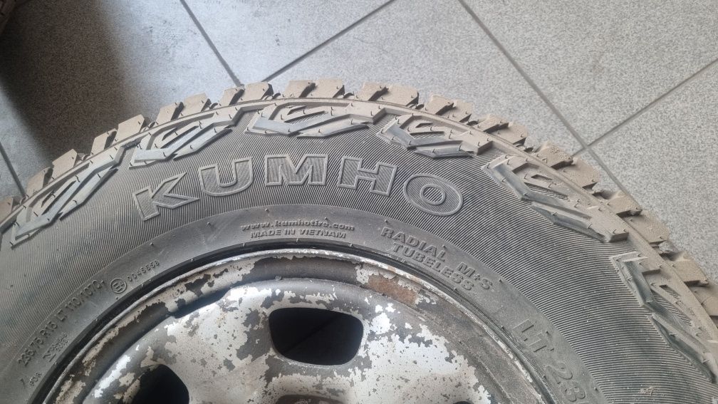 Колесо взборі диск шина Kumho  235/75r15