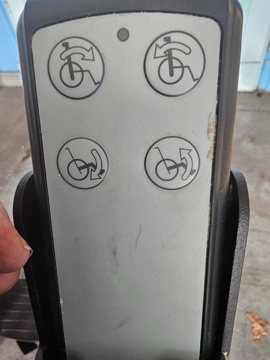 Sprzedam wózek inwalidzki elektryczny Vermeiren Invoys II E