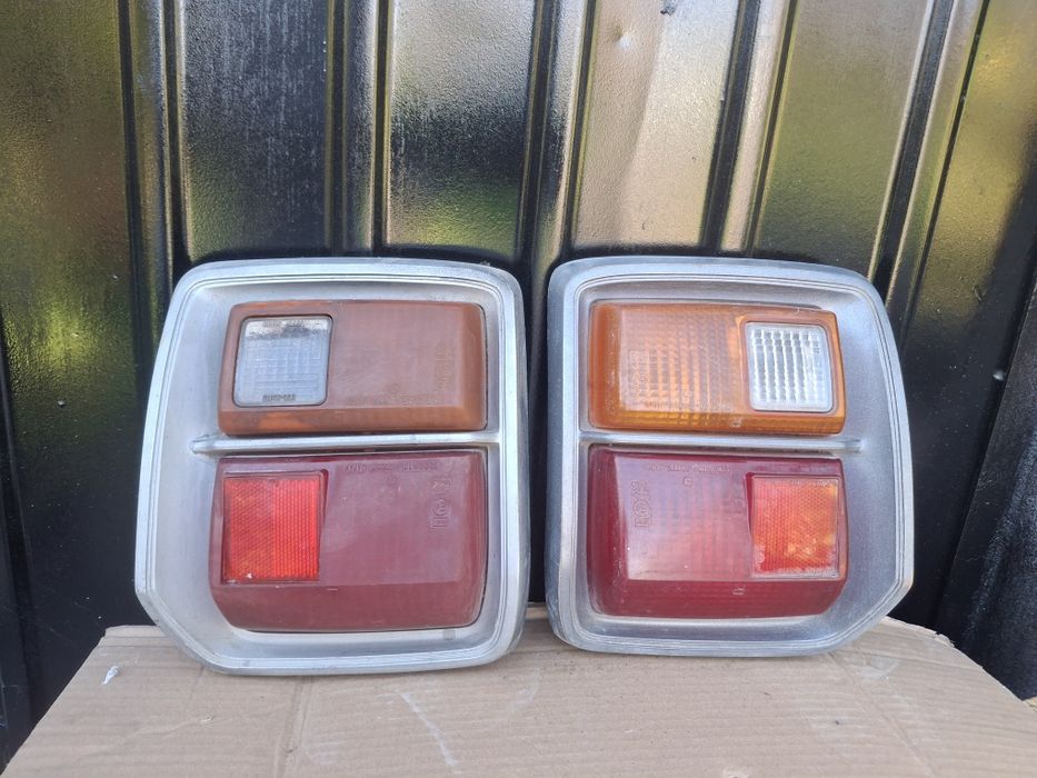 Farolins traseiros Datsun 100 A