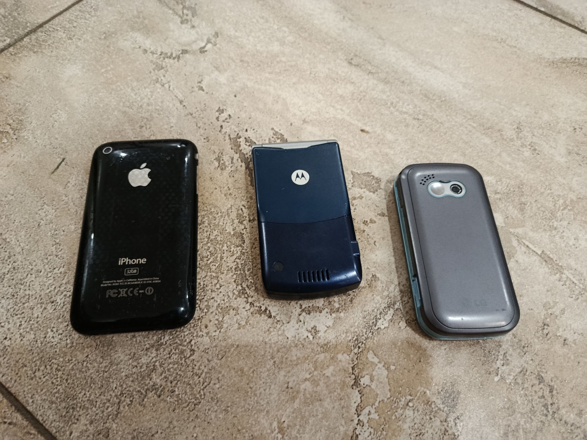 iPhone 3GS 32 , LG , Motorola лот телефонів