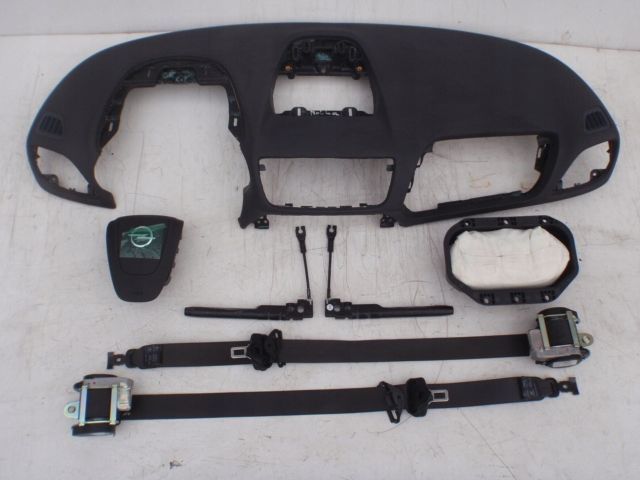 opel mokka deska kokpit konsola poduszki pasy