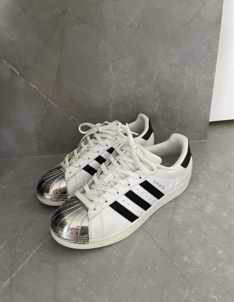 ADIDAS Superstar rozm. 38 2/3 z blaszką (wersja limitowana) damskie