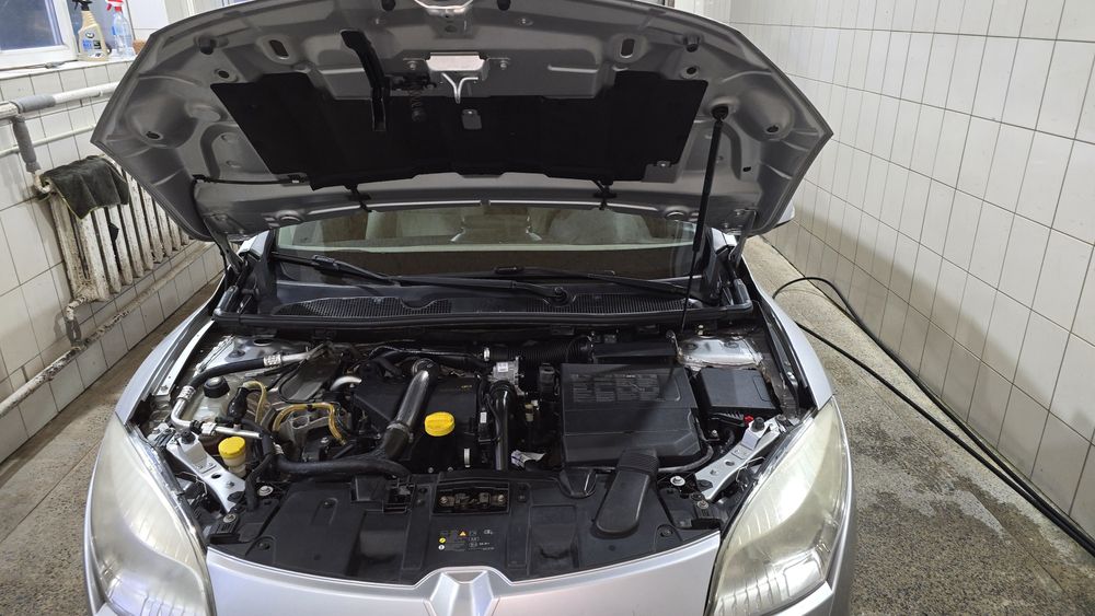 Продам меган 3 1.5 дизель 2010 року