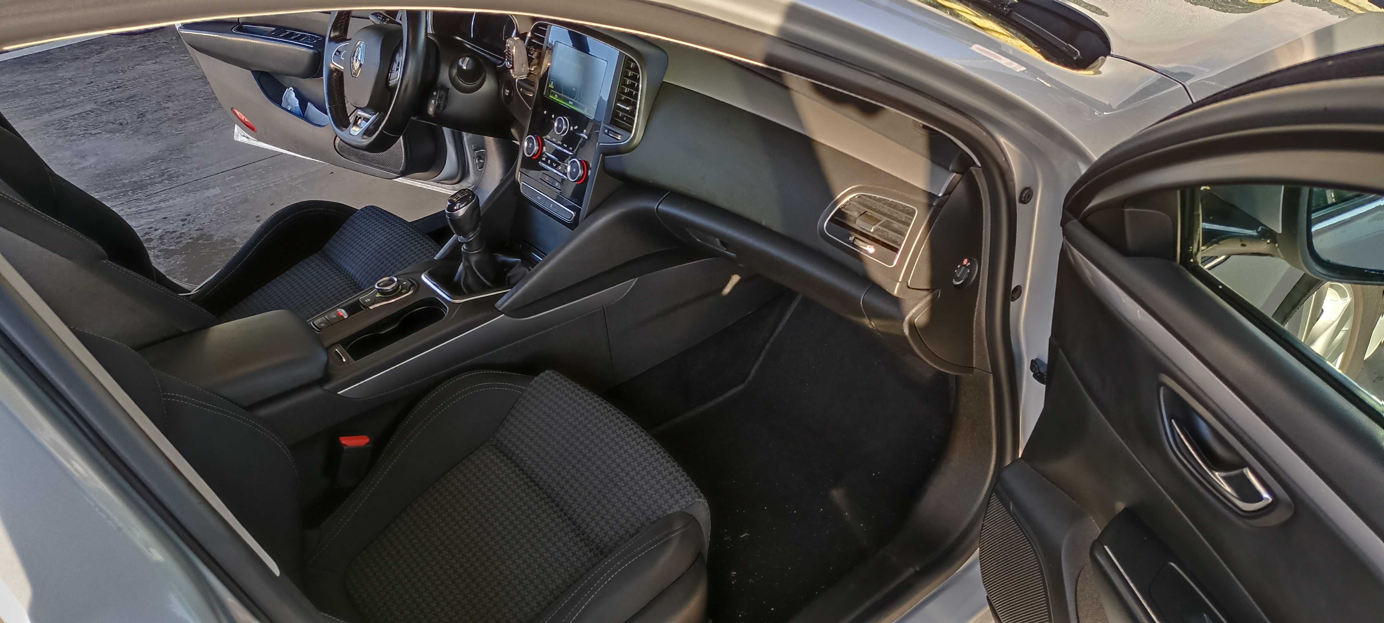 Vendo carrinha Renault Talisman confortavél e económica.